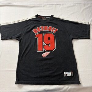 Vintage Y2K Detroit Red Wings Steve Yzerman #19 Hockey CCM Jersey Size Large Fit